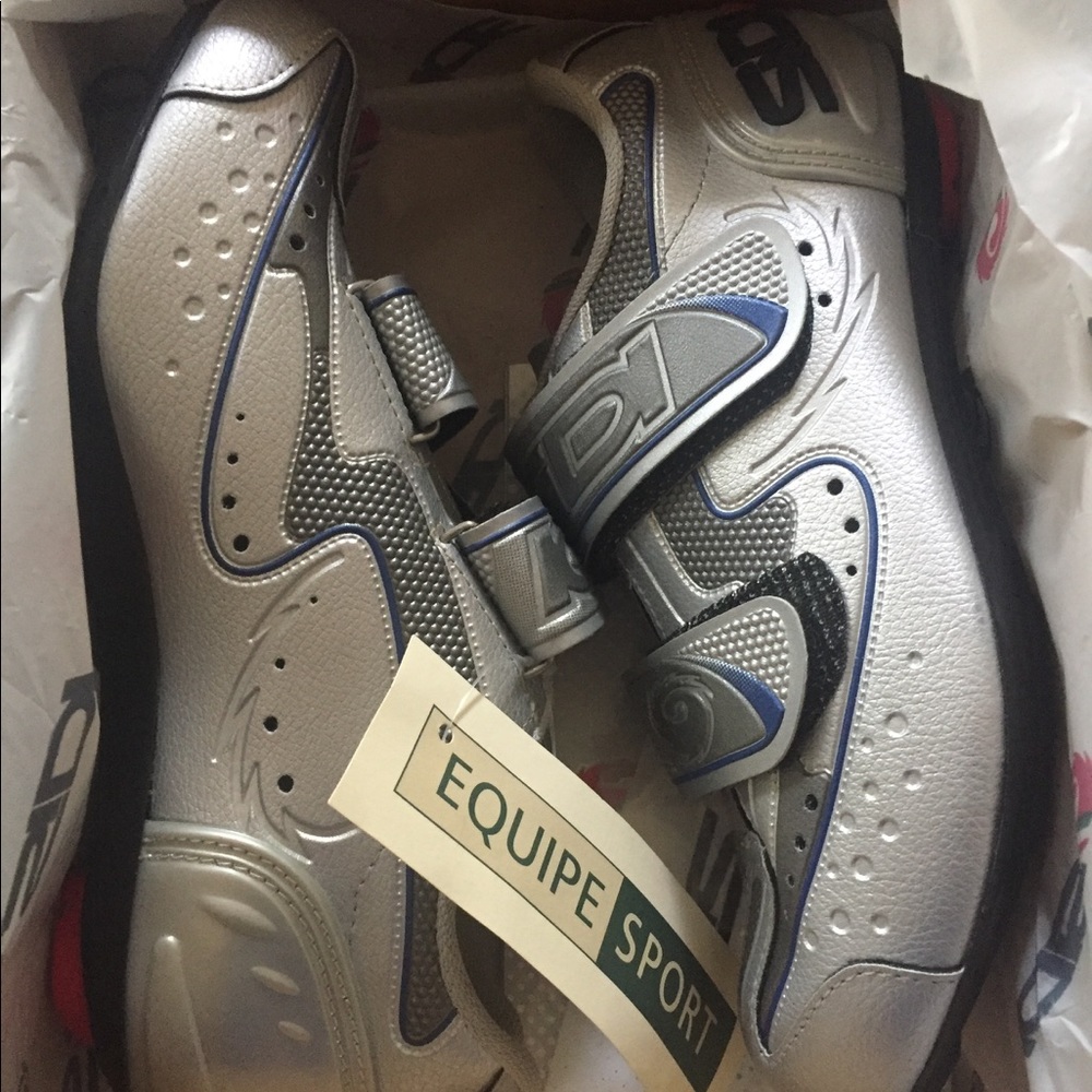 Cycling shoes